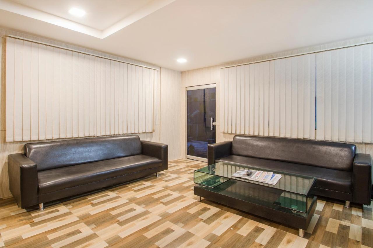 היידראבד Vaccinated Staff - Oyo 11400 The Down Town Suites מראה חיצוני תמונה