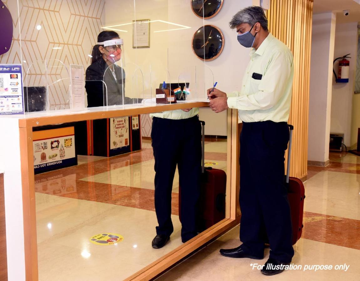 היידראבד Vaccinated Staff - Oyo 11400 The Down Town Suites מראה חיצוני תמונה